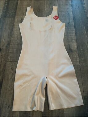 SKINNY GIRL Size L Nude Seamless Shaping Bodysuit Sculpts Waist NEW